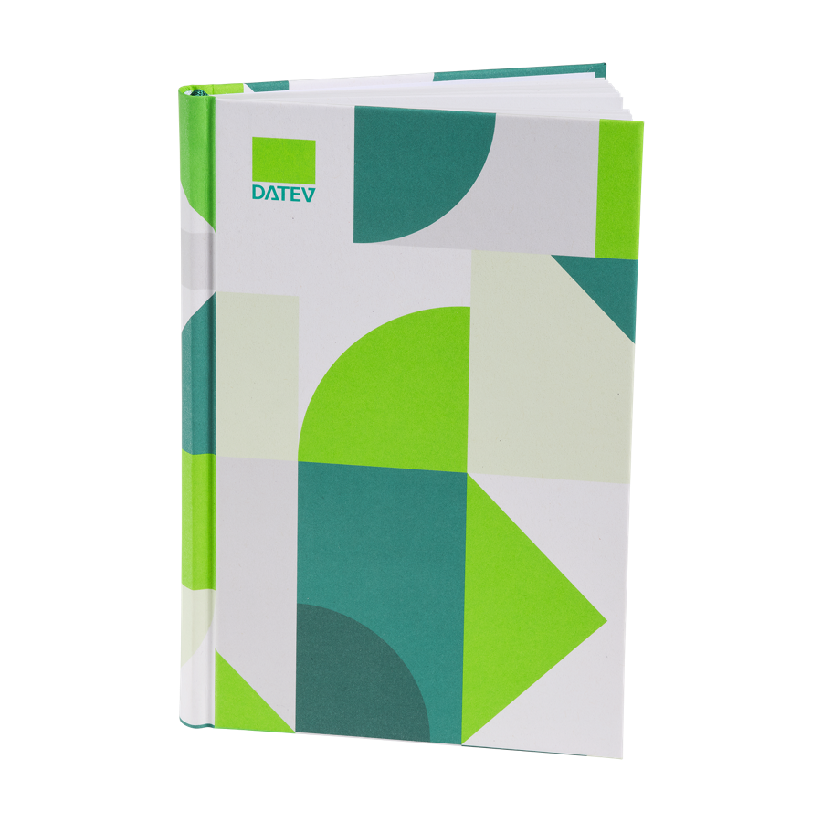 Notizbuch mit geometrischen Mustern in dunklen und hellen Grüntönen mit DATEV-Logo