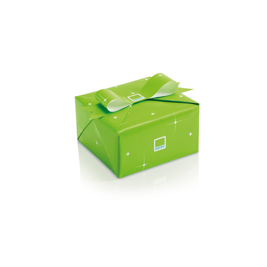 Grünes Geschenk mit Schleife, eingepackt in glänzendes Geschenkpapier mit DATEV-Logo und weißen Sternmustern
