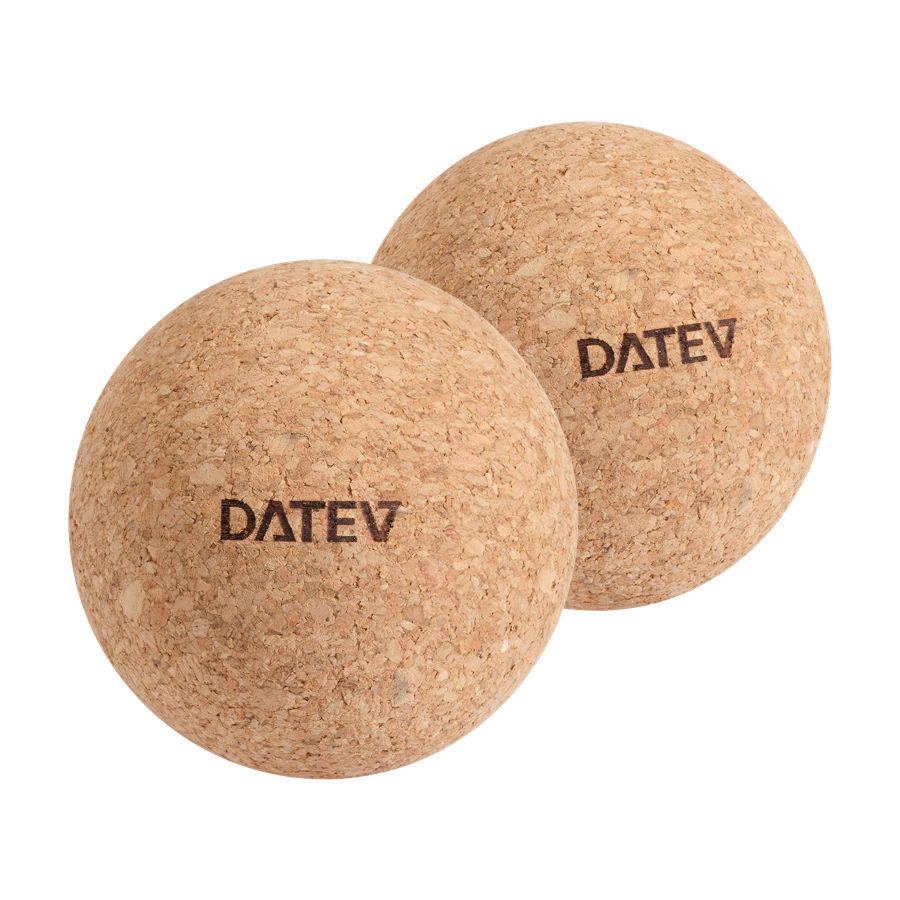 Zwei braune Faszienbälle mit DATEV-Logo