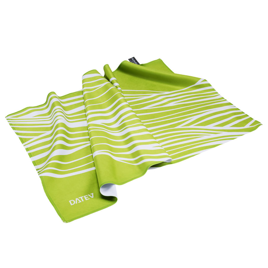 Hellgrünes Sporthandtuch mit weißen Streifenmustern und DATEV-Logo