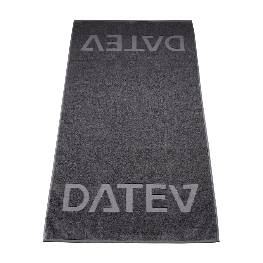 Dunkelgraues Badetuch mit DATEV-Logo