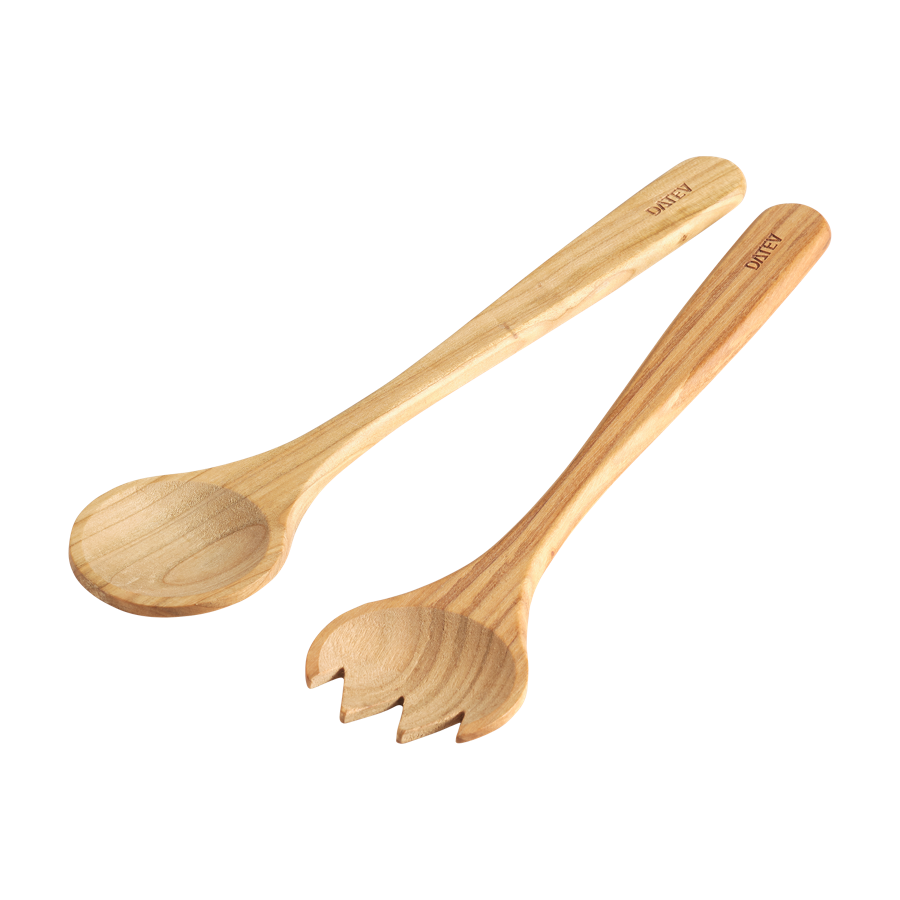 Zwei-teiliges Salatbesteck aus hellem Holz, bestehend aus einem Löffel und einer Gabel, mit DATEV-Logo