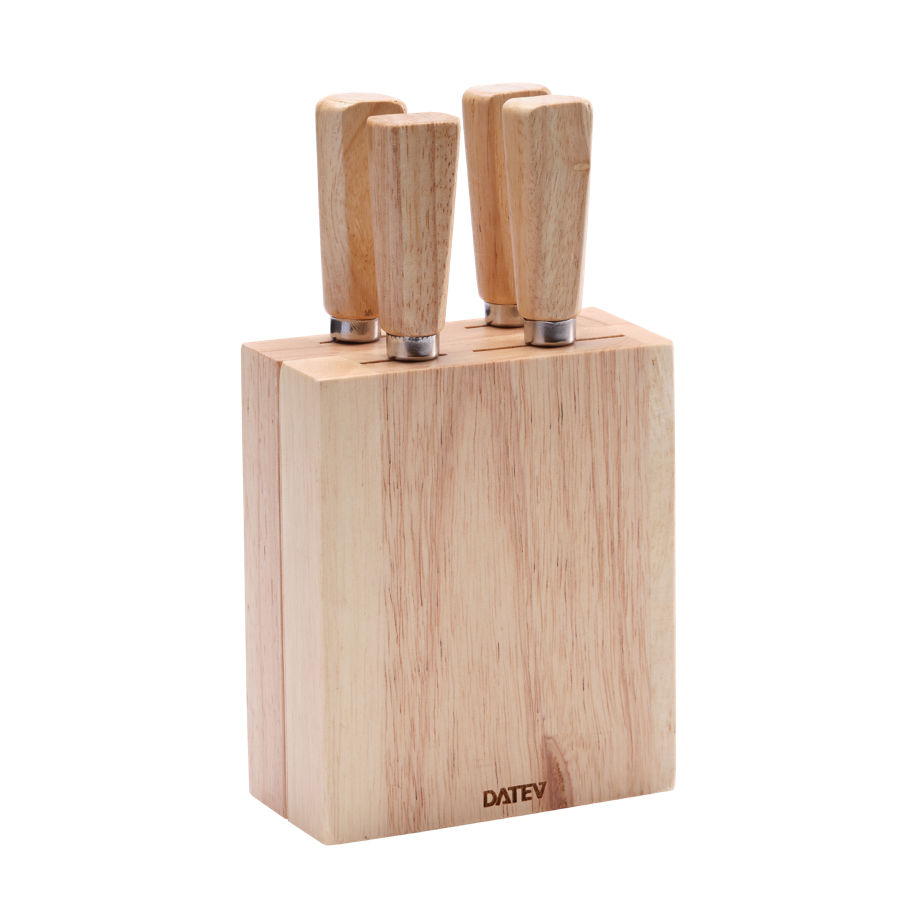 Käsemesserblock aus hellem Holz mit DATEV-Logo und vier eingesetzten Messergriffen