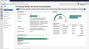 Detailansicht einer Veranstaltung mit Navigationsleiste links und einer Tab-Leiste im oberen Bereich. In der Mitte werden strukturierte Informationsblöcke zur Veranstaltung und zur Kostenabrechnung angezeigt. Rechts befindet sich ein Bereich mit Buchungsübersicht, Zählergrafik und einer Tabelle neuer Anmeldungen.