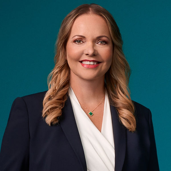 Portrait von Julia Bangerth, COO und CHRO der DATEV eG