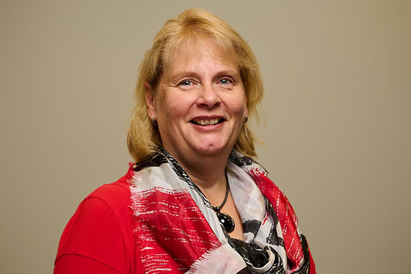 Portraitaufnahme des Teamservice-Ansprechpartners Birgit Osterkamp