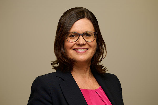 Portraitaufnahme des Teamservice-Ansprechpartners Elke Edling-Klössler