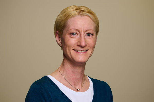 Portraitaufnahme des Teamservice-Ansprechpartners Heike Rades