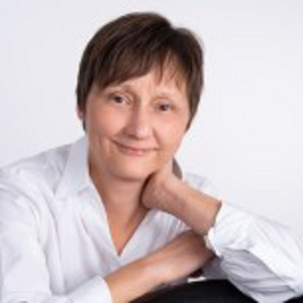 Claudia Erhardt, Geschäftsführerin